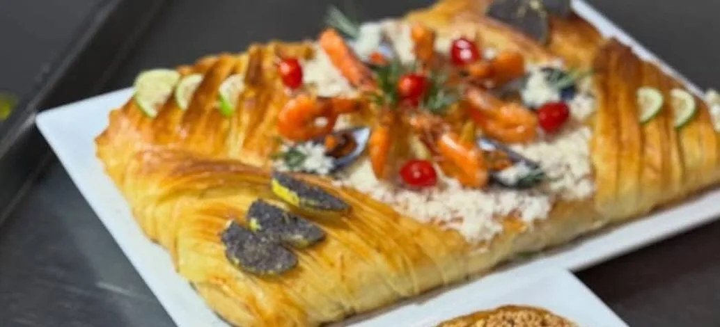 Pastilla rectangulaire aux fruits de mer et crevettes – Jomana Baldi